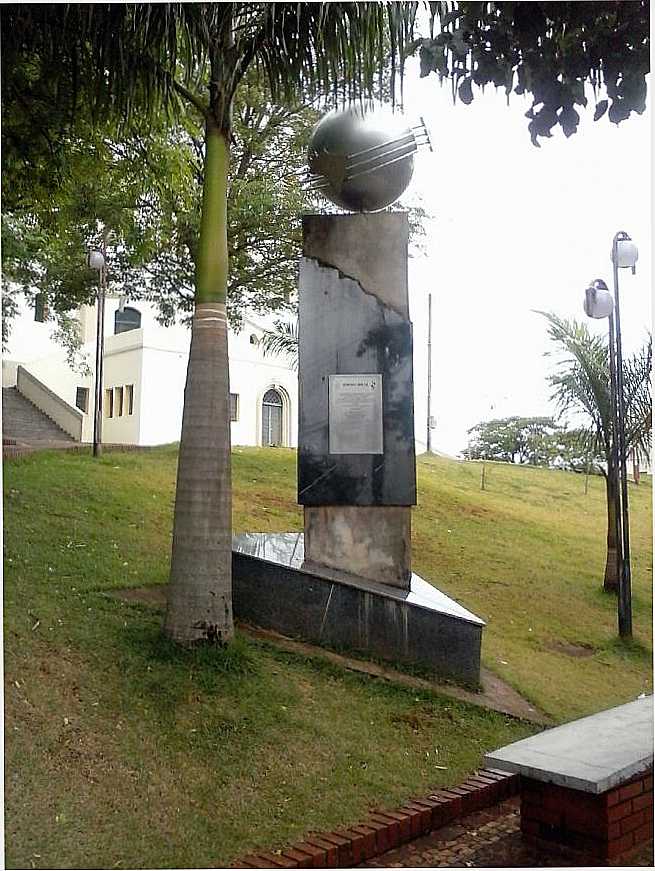 MONUMENTO  - POR JORGE PIRES - ASSA - PR