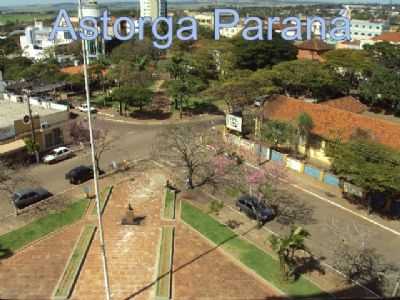 PRAA DA IGREJA MATRIZ COM CALADO, POR BAIANO PINTOR - ASTORGA - PR