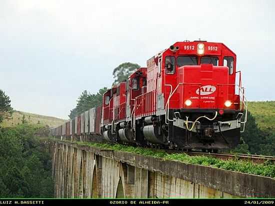 TREM NA PONTE DOS ARCOS EM BALSA NOVA-PR-FOTO:LUIZ H. BASSETTI - BALSA NOVA - PR