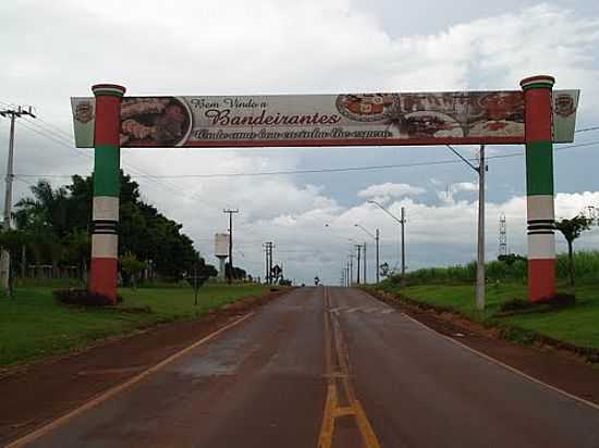 PRTICO DE ENTRADA DE BANDEIRANTES-FOTO:LUIZ HENRIQUE JACOBU - BANDEIRANTES - PR