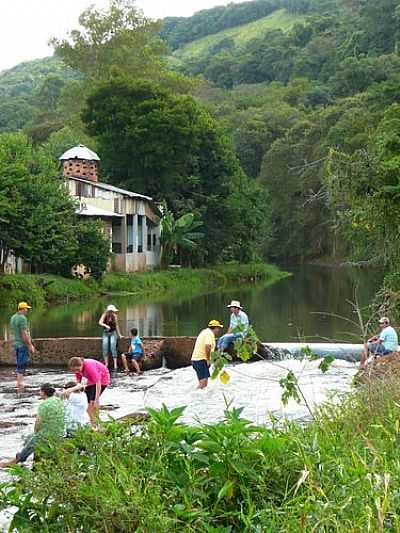 RIO JACUTINGA-FOTO:J.DIAS  - BARRA SANTA SALETE - PR