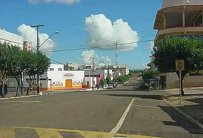 CENTRO DA CIDADE-FOTO:LOIVINHO A.M.FRANA  - BARRACO - PR