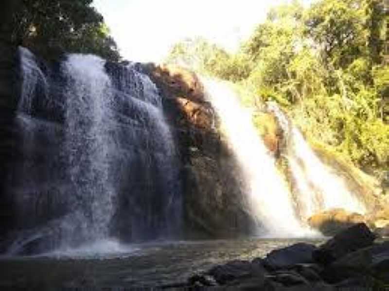 IMAGENS DO DISTRITO DE BARREIRO DAS FRUTAS NO MUNICPIO DE CAMPO MOURO-PR - BARREIRO DAS FRUTAS - PR
