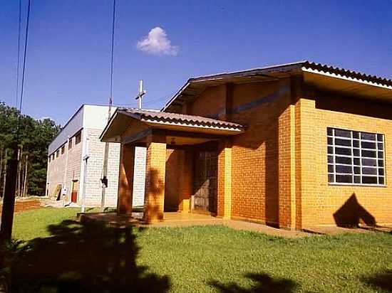 IGREJA DE BAULNDIA-FOTO:LUCAS ANTUNES DA SIL - BAULNDIA - PR