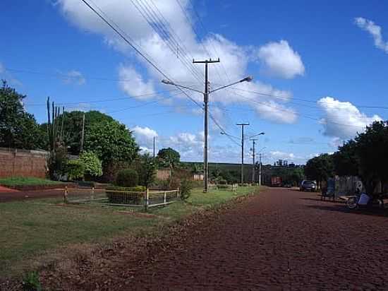 AVENIDA BRASIL EM BELA VISTA DO PIQUIRI-PR-FOTO:CLAUDENIR LOURENATO - BELA VISTA DO PIQUIRI - PR