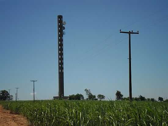 TORRE DE TELEFONIA  EM  BERNARDELLI-FOTO:EDIVAL DE SOUZA - BERNARDELLI - PR