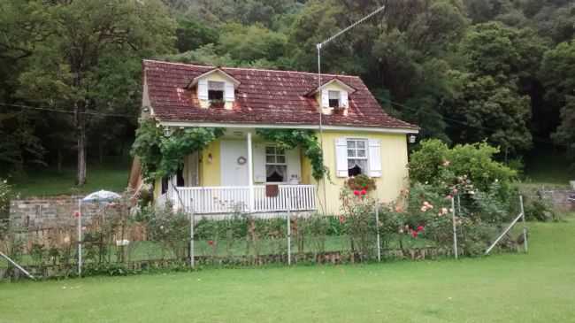 POR EDNA MARA MUHLENHOFF - BOCAIVA DO SUL - PR