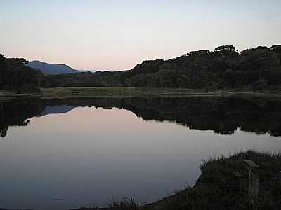 LAGO DO PARANA CLUBE POR MAURO E SWAROFSKY - BORDA DO CAMPO - PR