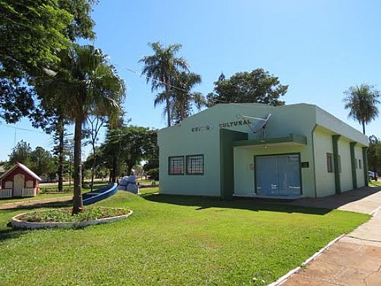 CENTRO CULTURAL NA PRAA ADO ARCANGELO DAL BEM EM BRASILNDIA DO SUL-FOTO:RICARDO MERCADANTE - BRASILNDIA DO SUL - PR