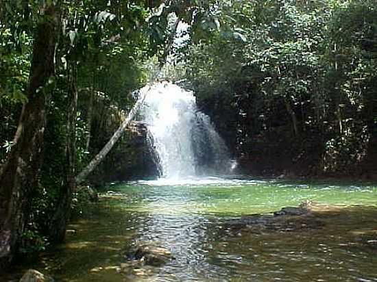 CACHOEIRA DO RIO DO OURO EM FORMOSA DO RIO PRETO-BA-FOTO:JOS MARIA DE S - FORMOSA DO RIO PRETO - BA