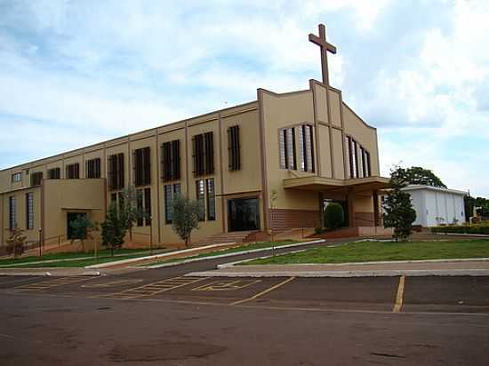 IGREJA MATRIZ DE SANTA TERESINHA EM CAMPINA DA LAGOA-FOTO:JOAO MOZENA - CAMPINA DA LAGOA - PR