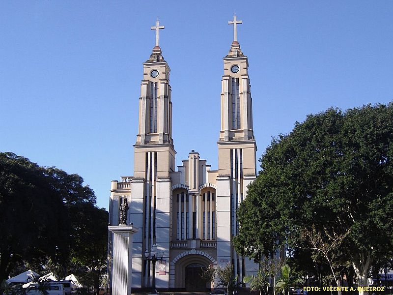 CAMPO MOURO-PR-CATEDRAL DE SO JOS-FOTO:VICENTE A. QUEIROZ - CAMPO MOURO - PR