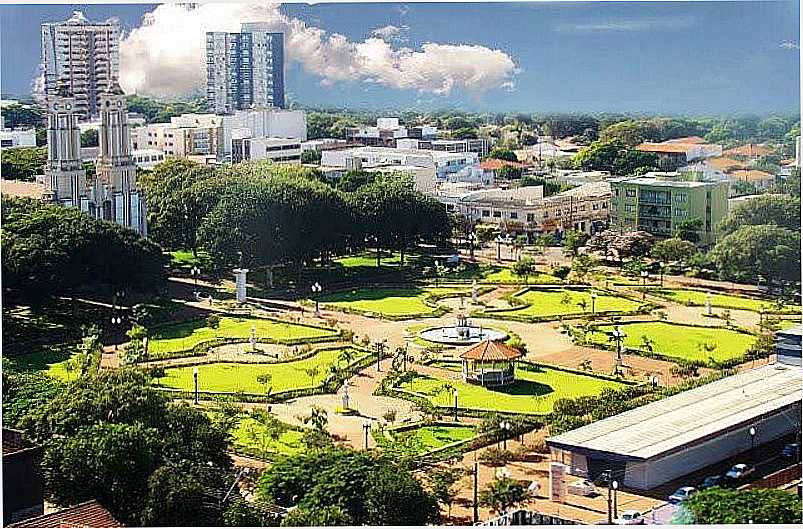 CAMPO MOURO-PR-PRAA DA CATEDRAL-FOTO:COMUNIDADECM. - CAMPO MOURO - PR