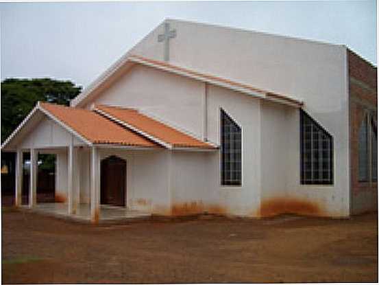 PARQUIA DE SANTA CRUZ EM CAMPO MOURO-PR-FOTO:NILSON REIS GONALVES - CAMPO MOURO - PR