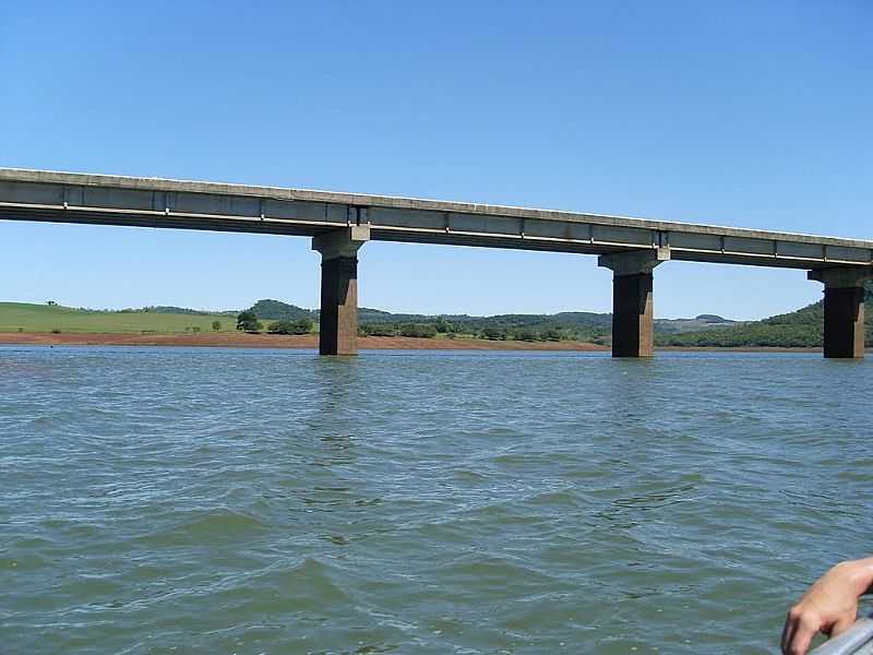 CANDOI-PR-PONTE SOBRE O RIO IGUAU-FOTO:NENOFRANCO - CANDI - PR