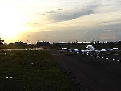 PR DO SOL NO AEROCLUBE-FOTO:ALEX VIEIRA DA SILVA  - CAR-CAR - PR