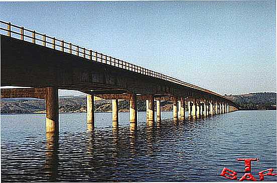 PONTE EM CARLPOLIS, DIVISA DE SP/PR-FOTO:TBAR - CARLPOLIS - PR
