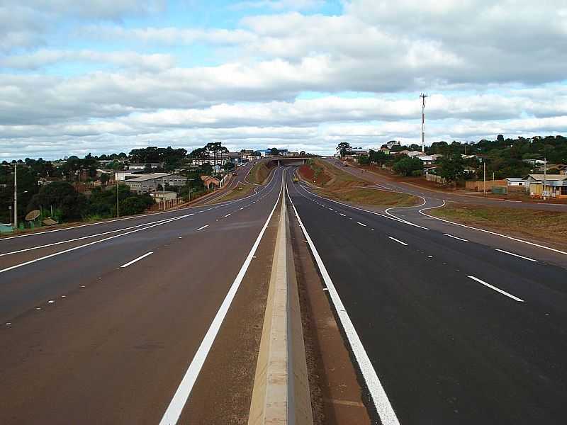 CASCAVEL-PR-VIADUTO DA BR-467 NA AV.ROCHA POMBO-FOTO:ARTEMIO CLIDES KARPINSKI - CASCAVEL - PR