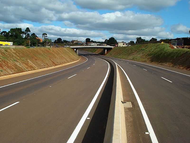 CASCAVEL-PR-VIADUTO DA BR-467 NA RUA DOMICIANO T.BRESOLIN-FOTO:ARTEMIO CLIDES KARPINSKI - CASCAVEL - PR