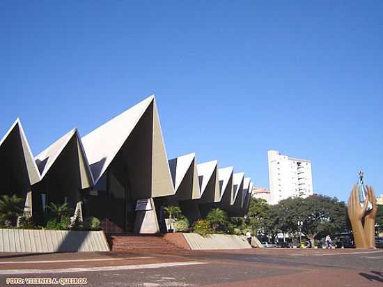 CATEDRAL DE N.SRA.APARECIDA-FOTO:VICENTE A. QUEIROZ - CASCAVEL - PR