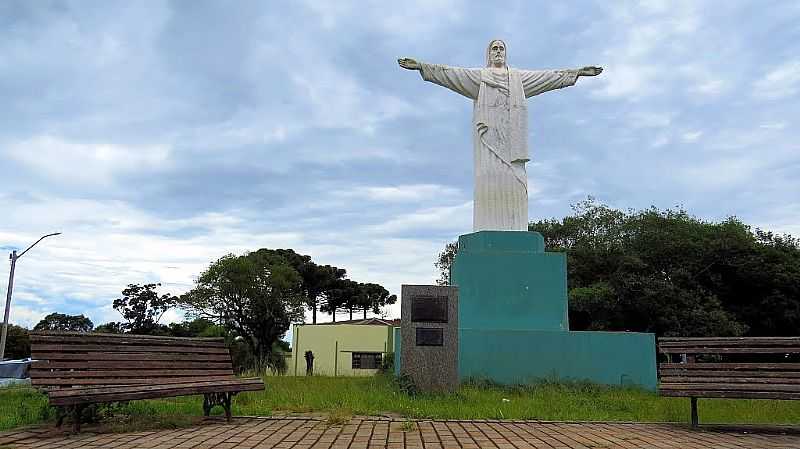 CASTRO-PR-CRISTO REDENTOR NO MORRO DO CRISTO-FOTO:RICARDO MERCADANTE  - CASTRO - PR