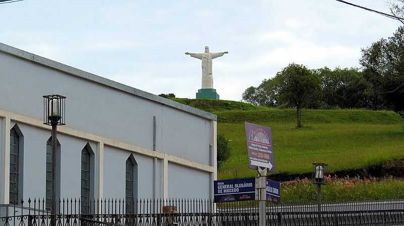 CASTRO-PR-CRISTO REDENTOR NO MORRO DO CRISTO-FOTO:RICARDO MERCADANTE - CASTRO - PR