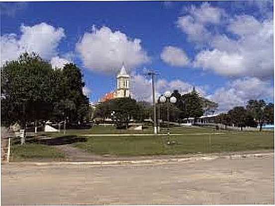 PRAA E IGREJA EM CATANDUVAS DO SUL-FOTO:CICLOTURISTAURBANO. - CATANDUVAS DO SUL - PR