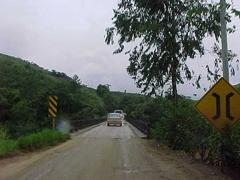 PONTE SOBRE O RIO RIBEIRA - CERRO AZUL-PR  - POR QUIRINO - CERRO AZUL - PR