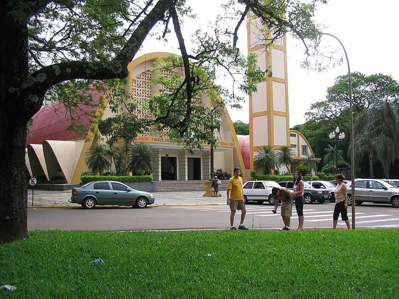 CATEDRAL DA CIDADE - POR PAULO R P BRITO  - CIANORTE - PR