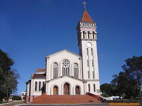 CATEDRAL DE CRISTO REI EM CORNLIO PROCPIO-PR-FOTO:VICENTE A. QUEIROZ - CORNLIO PROCPIO - PR