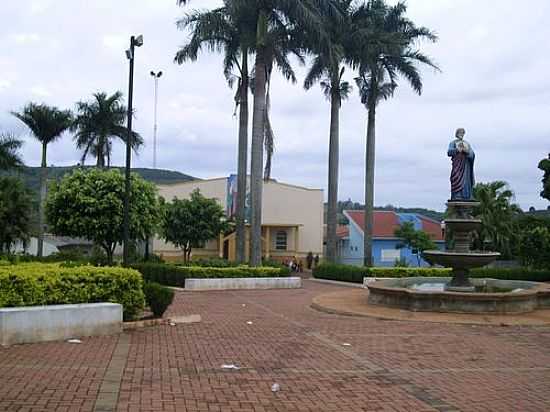 PRAA E IGREJA EM CORUMBATA DO SUL-FOTO:ROQUE_PG - CORUMBATA DO SUL - PR