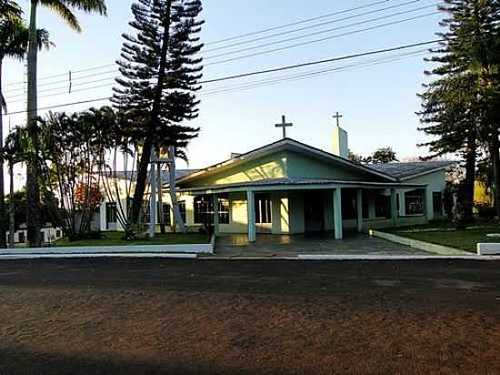 IGREJA CATLICA EM DIAMANTE DOESTE-FOTO:RICARDO MERCADANTE - DIAMANTE D'OESTE - PR