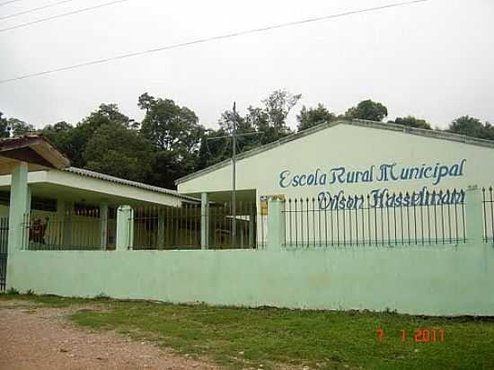 ESCOLA EM DOCE GRANDE-FOTO:CILMARA GM - DOCE GRANDE - PR