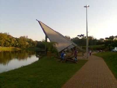 PARQUE LAGO DOURADO, POR JANETE - DOIS VIZINHOS - PR