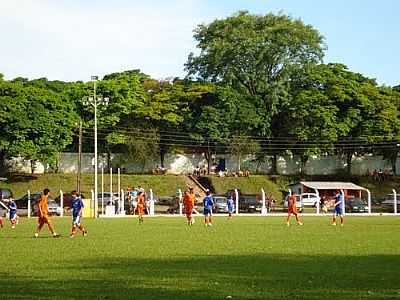 ESTDIO MUNICIPAL-FOTO:SPIDERNIGHT_SOMELUZ  - DOUTOR CAMARGO - PR