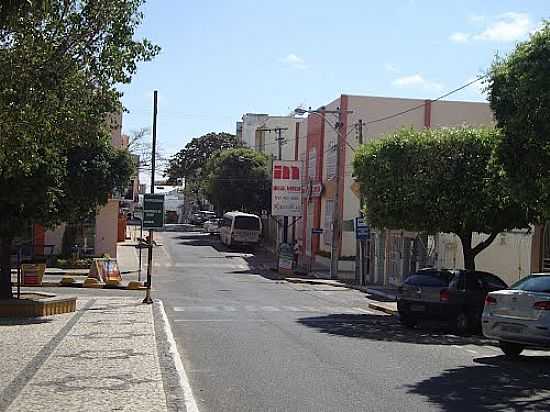 CENTRO COMERCIAL DE GUANAMBI-FOTO:JACOB PIMENTEL - GUANAMBI - BA