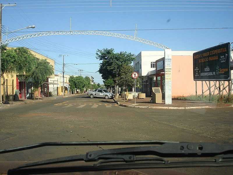 FAXINAL-PR-AVENIDA BRASIL-FOTO:ANDRE_MANSANO - FAXINAL - PR