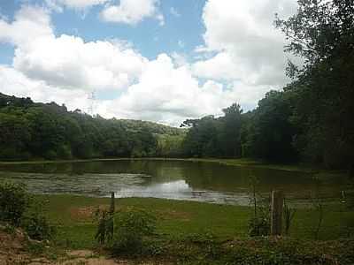 LAGO-FOTO:DAVID DIGGER  - FELPUDO - PR