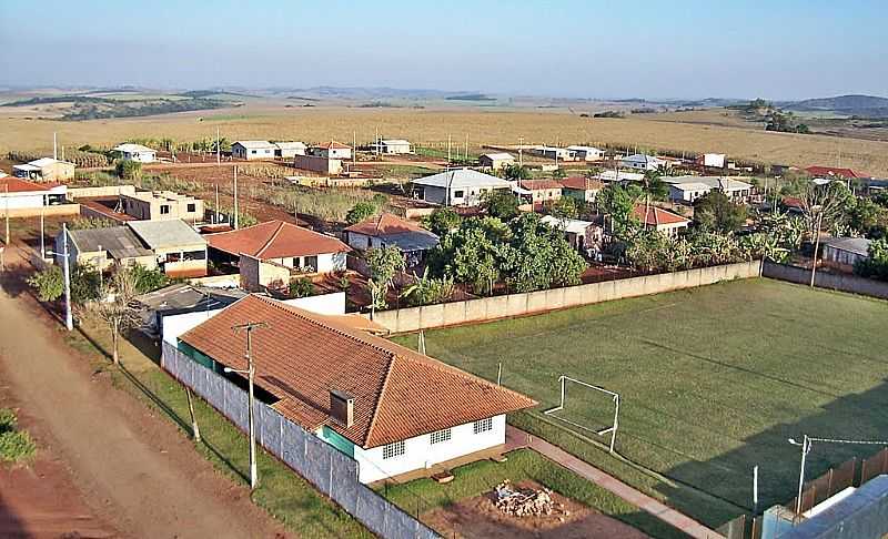 FNIX-PR-CAMPO DE FUTEBOL NA VILA PORTELINHA-FOTO:ALEX S ARAUJO - FNIX - PR