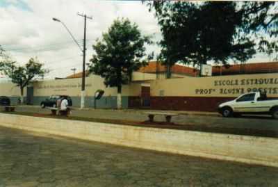 ESCOLA, POR ANDREA NANTES - FIGUEIRA - PR