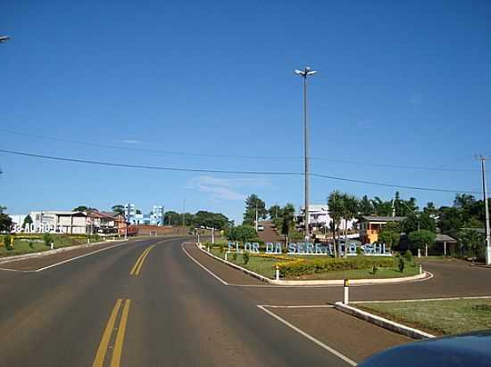 RODOVIA E A CIDADE DE FLOR DA SERRA DO SUL-FOTO:LEONIR ANGELO LUNARD - FLOR DA SERRA DO SUL - PR