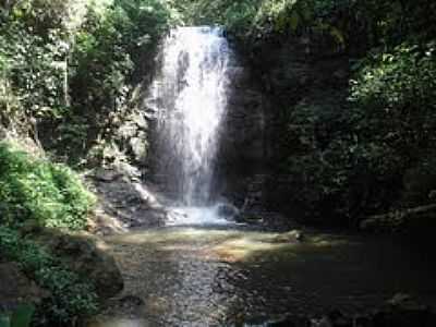 CACHOEIRA DA FAZENDA CASCATINHA-FOTO:CLEBER JEAN BARRANCO - FLORESTPOLIS - PR