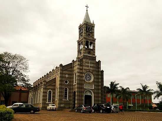 IGREJA MATRIZ DE FLORESTPOLIS-PR-FOTO:JOS CARLOS FARINA - FLORESTPOLIS - PR