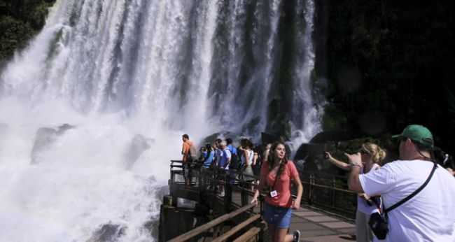 POR CELIA WERNKE - FOZ DO IGUAU - PR