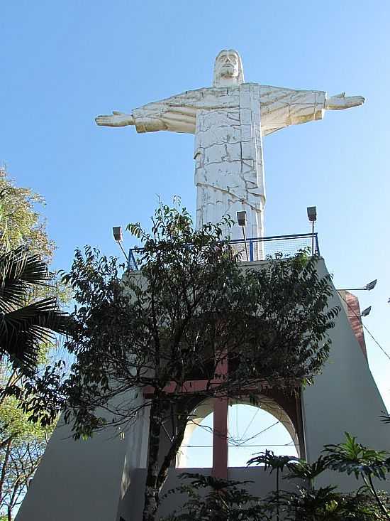 FRANCISCO BELTRO-PR-ESTTUA DO CRISTO REDENTOR NO MORRO DO CALVRIO-FOTO:RICARDO MERCADANTE - FRANCISCO BELTRO - PR