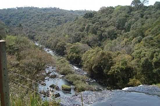 VISTA DO CANYON EM FUNDO-FOTO:ANTONIO ALVES - FUNDO - PR