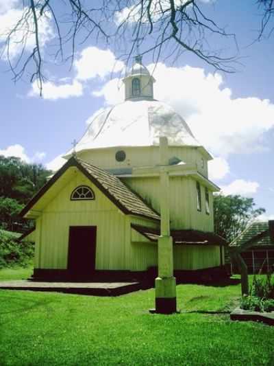 IGREJA DIVINO ESPIRITO SANTO MARCO 5 CONSTRUIDA EM 1905, POR JORGE NEWTON NICOLEM - GENERAL CARNEIRO - PR