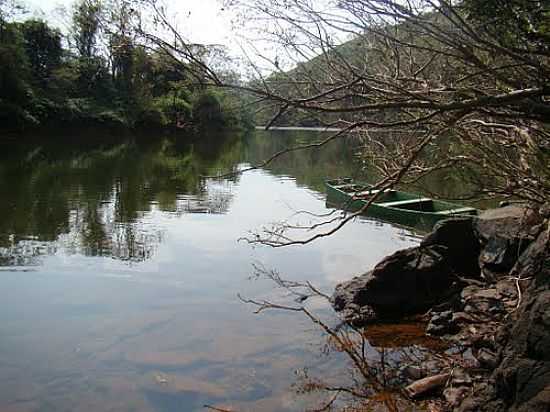 O BARCO E O RIO EM GODOY MOREIRA-FOTO:ORLANDO GONALVES - GODOY MOREIRA - PR