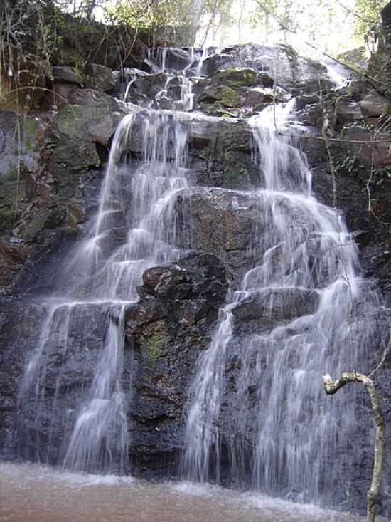 QUEDA DGUA DO POCINHO EM GRANDES RIOS-PR-FOTO:ALUISIO RIBEIRO 2  - GRANDES RIOS - PR