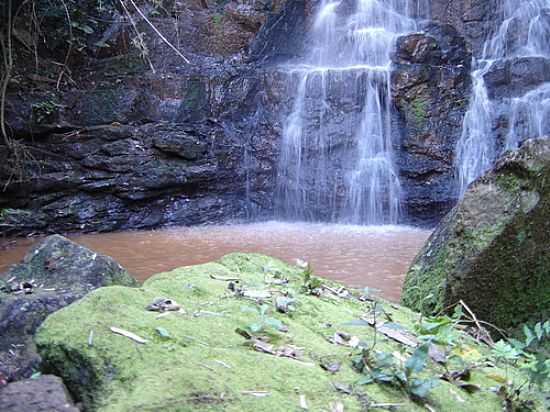 QUEDA DGUA DO POCINHO EM GRANDES RIOS-PR-FOTO:ALUISIO RIBEIRO 2 - GRANDES RIOS - PR